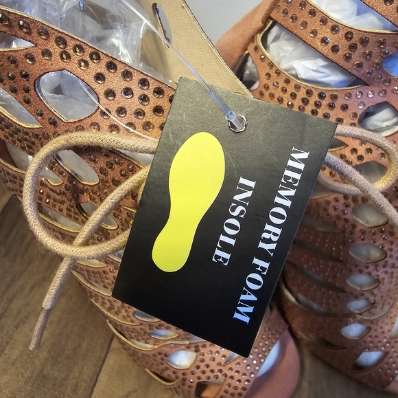 Jeweled heels sandal - Picture 3 of 10